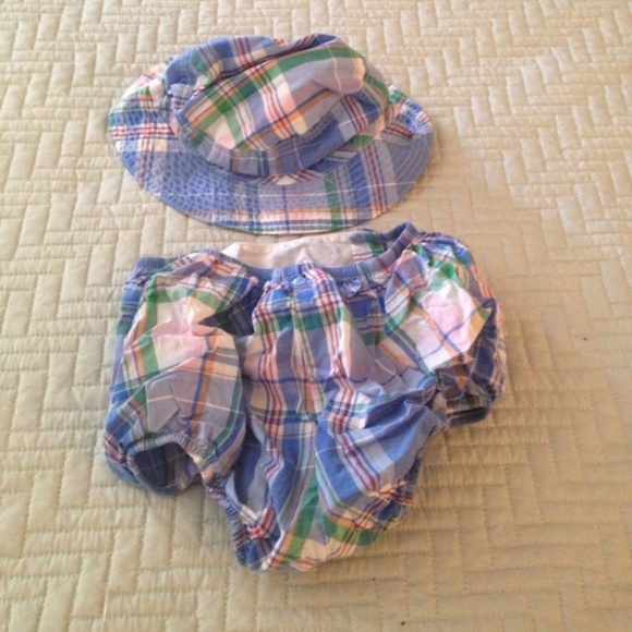 RALPH LAUREN HAT AND SHORTS SET - Picture 2 of 3